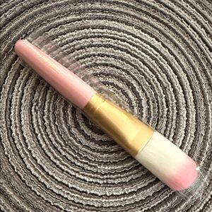 Too faced makeup brush NIP